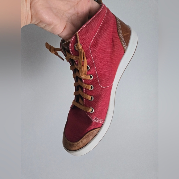 KODIAK Stylish Red High-Top Sneakers - Picture 8 of 12